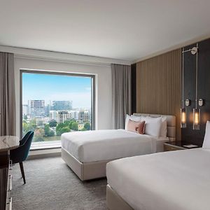 Upper Floors Queen Room